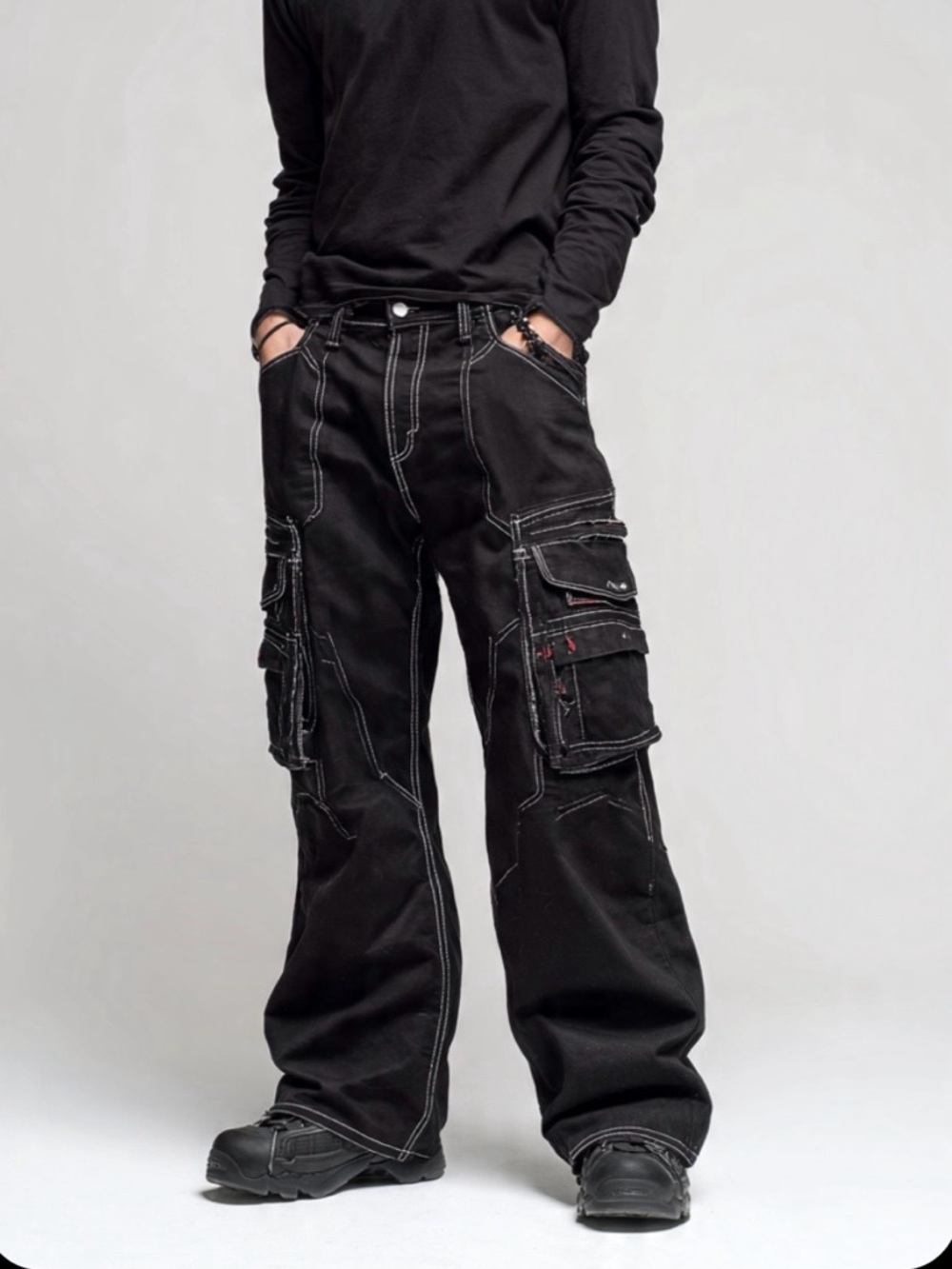 Aphrodite Black Cargo Pants Sturdy Design